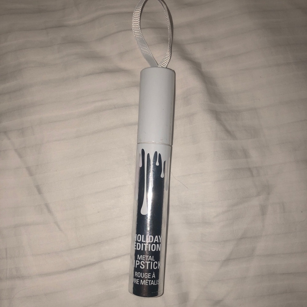 kylie cosmetics (Naughty) METAL LIPSTICK